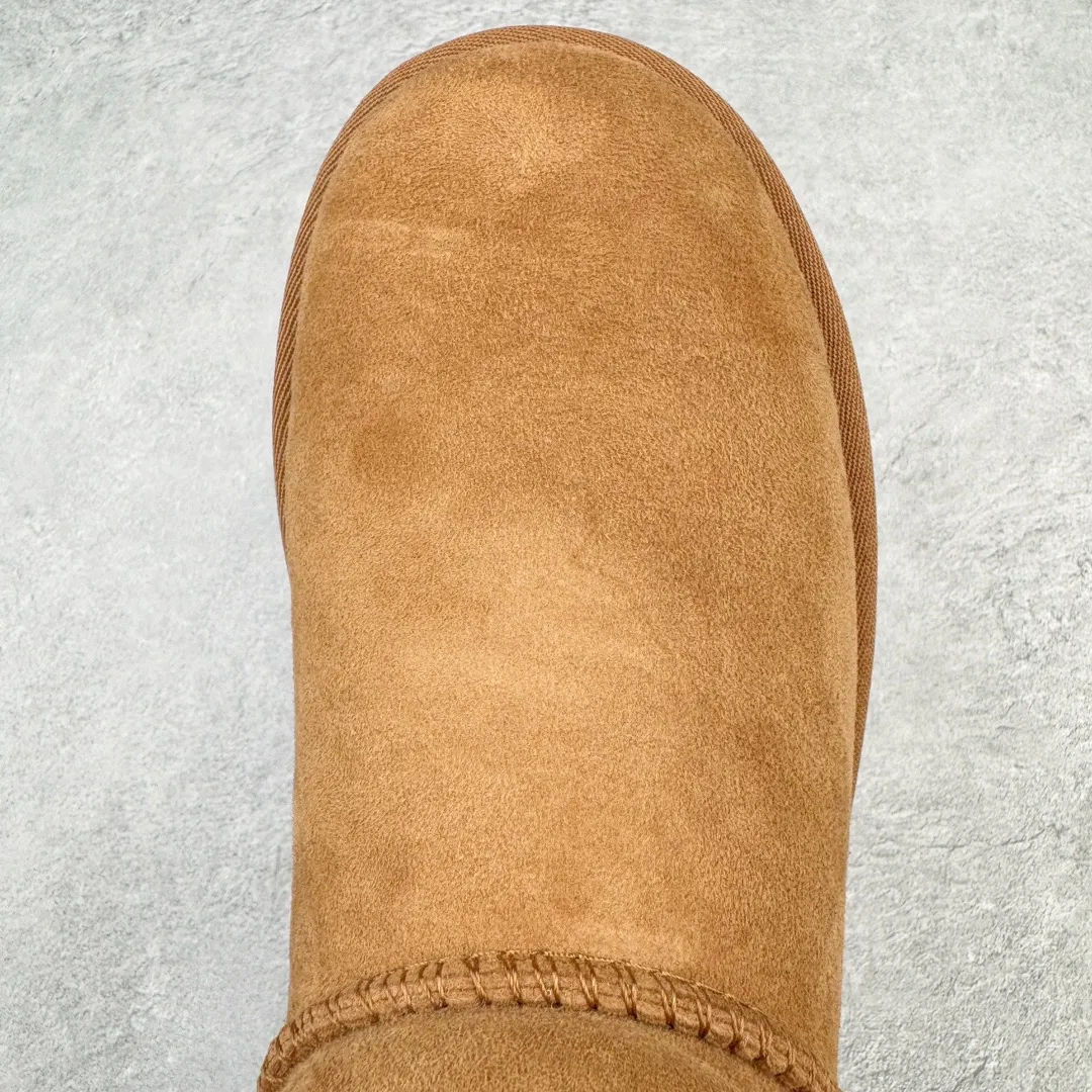Pick up locally 💰520 UGG 6109 Zhou Dongyu Mini short boots, autumn and winter sheep fur integrated snow boots. All shoes are made from the same factory as ZP. Longfeng A-grade Australian imported sheep fur integrated men's and women's boots. Brand OEM production line. Fully follow the ZP process. OEM original pattern maker. Adhering to the principle of no original shoes and no development selection. Pay attention to every detail. The most authentic version on the market. TREADLITE "light wing" technology outsole. Lightweight/durable/flexible/pile type 35 36 37 38 39 40 41 42 43 44 45 Coding: by2936060